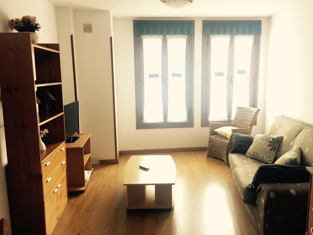Apartamentos San Pelayo Onís Oda fotoğraf